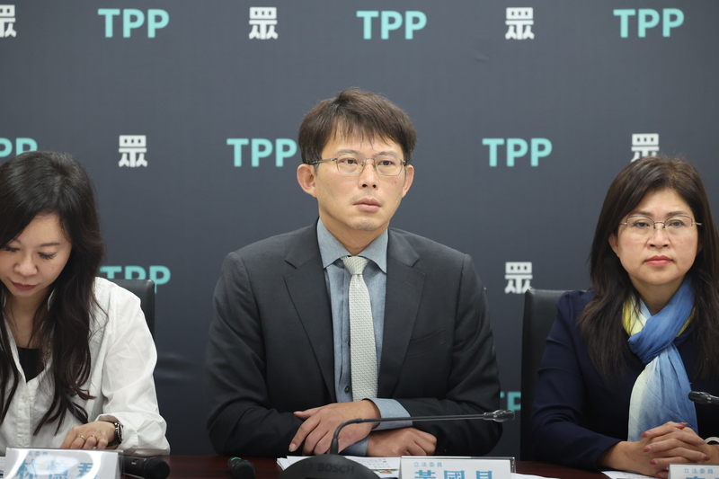 民眾黨代理黨主席黃國昌(中)。資料照。(圖：中央社)