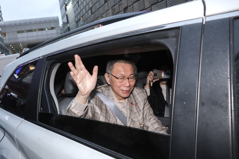 台灣民眾黨主席柯文哲1日辭去黨主席職務，同時強調請辭後自己仍是終身黨員、志工。(圖：中央社)