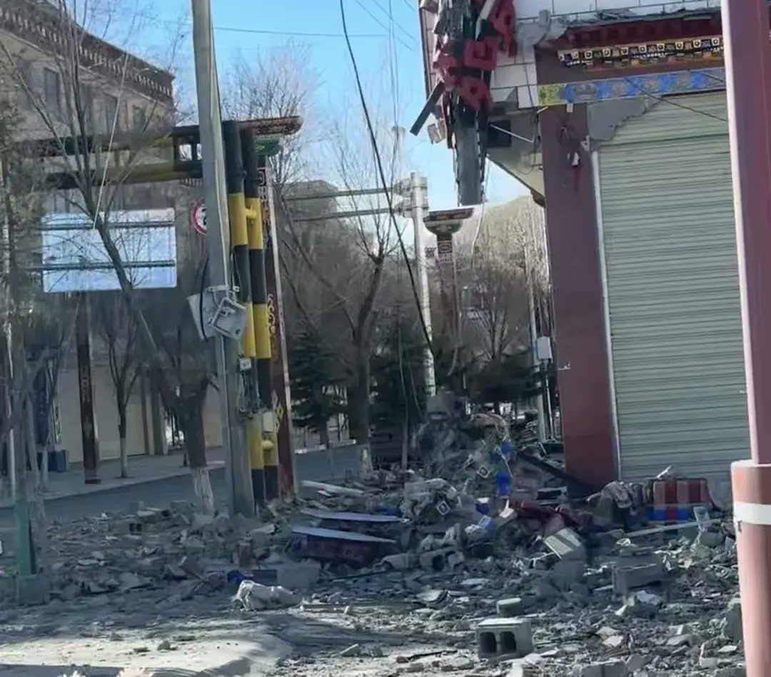 西藏日喀則市定日縣7日發生芮氏規模6.8地震。(X平台)