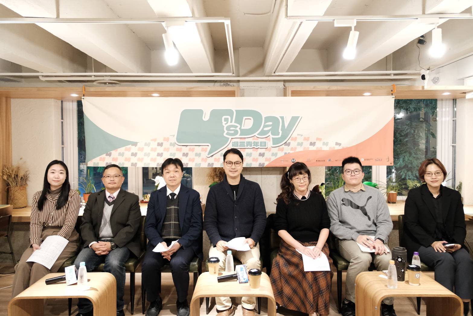 Y’s Day「週三青年日」，8日以「統戰面面觀：解析中共對台的隱形戰線」座談．圖左起：郭恬妤 蕭督圜 沈有忠 馬準威 劉玉皙 余東栩 郭玫岑．（台灣智庫提供）