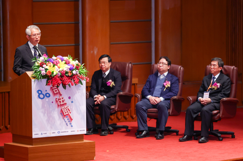 第80屆司法節學術研討會10日在國家圖書館舉行，司法院代理院長謝銘洋(前左)出席致詞。(圖：中央社)