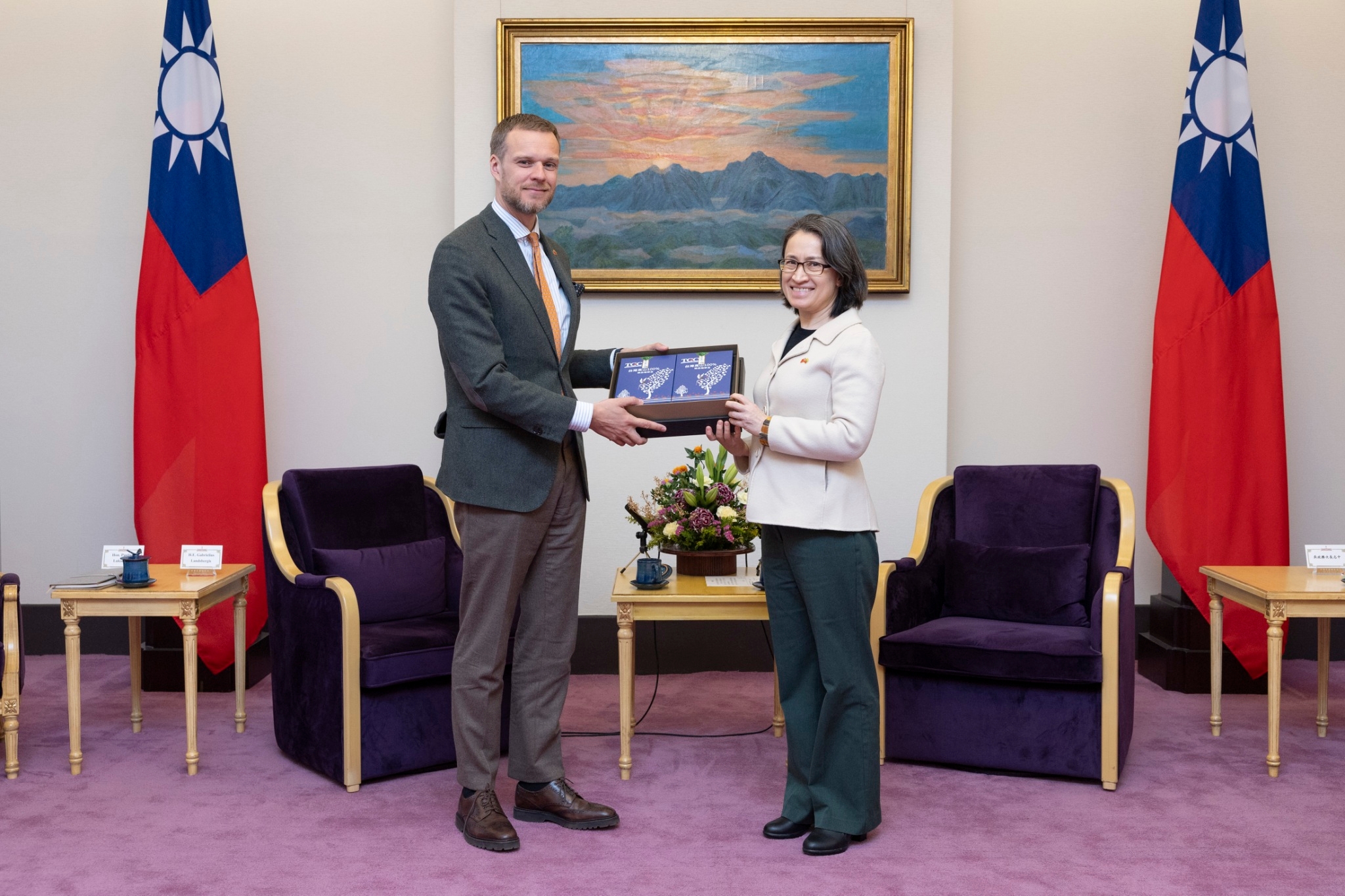 副總統蕭美琴接見立陶宛前外交部長藍斯柏吉斯(Gabrielius Landsbergis)。(圖：總統府)