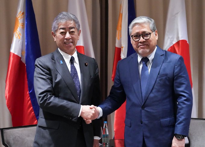 日本外務大臣岩屋毅、菲律賓外長馬納羅。(X@MofaJapan_jp)