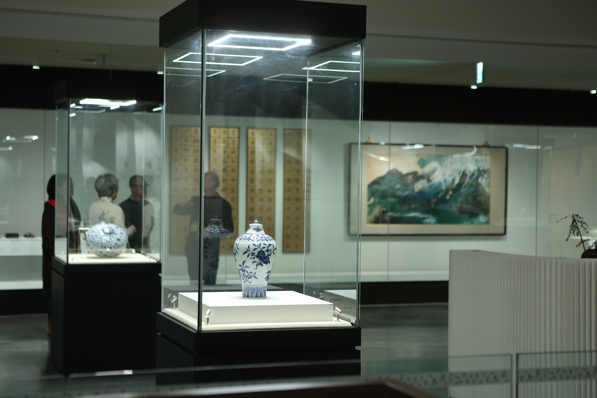 由台灣頂尖收藏家組成的《清翫雅集》今年適逢30週年，即日起至3月23日於史博館推出30週年收藏展。(江昭倫 攝)