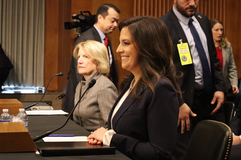 美國參議院外委會21日召開聯合國大使提名人史蒂芬尼克（黑西裝外套者）人事聽證會。 (圖：中央社)