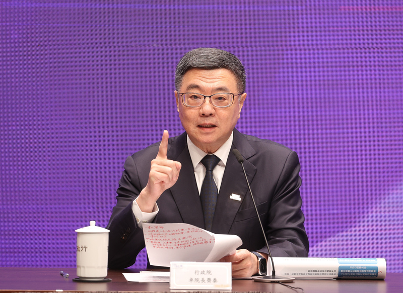 114年度中央政府總預算案遭大幅刪減、凍結，行政院長卓榮泰（圖）23日表示，立法院對總預算案刪減數字似乎也沒有把握，行政院將等收到立法院送來的總預算案數字後，研議提出覆議。中央社記者謝佳璋攝  114年1月23日 (圖：中央社)