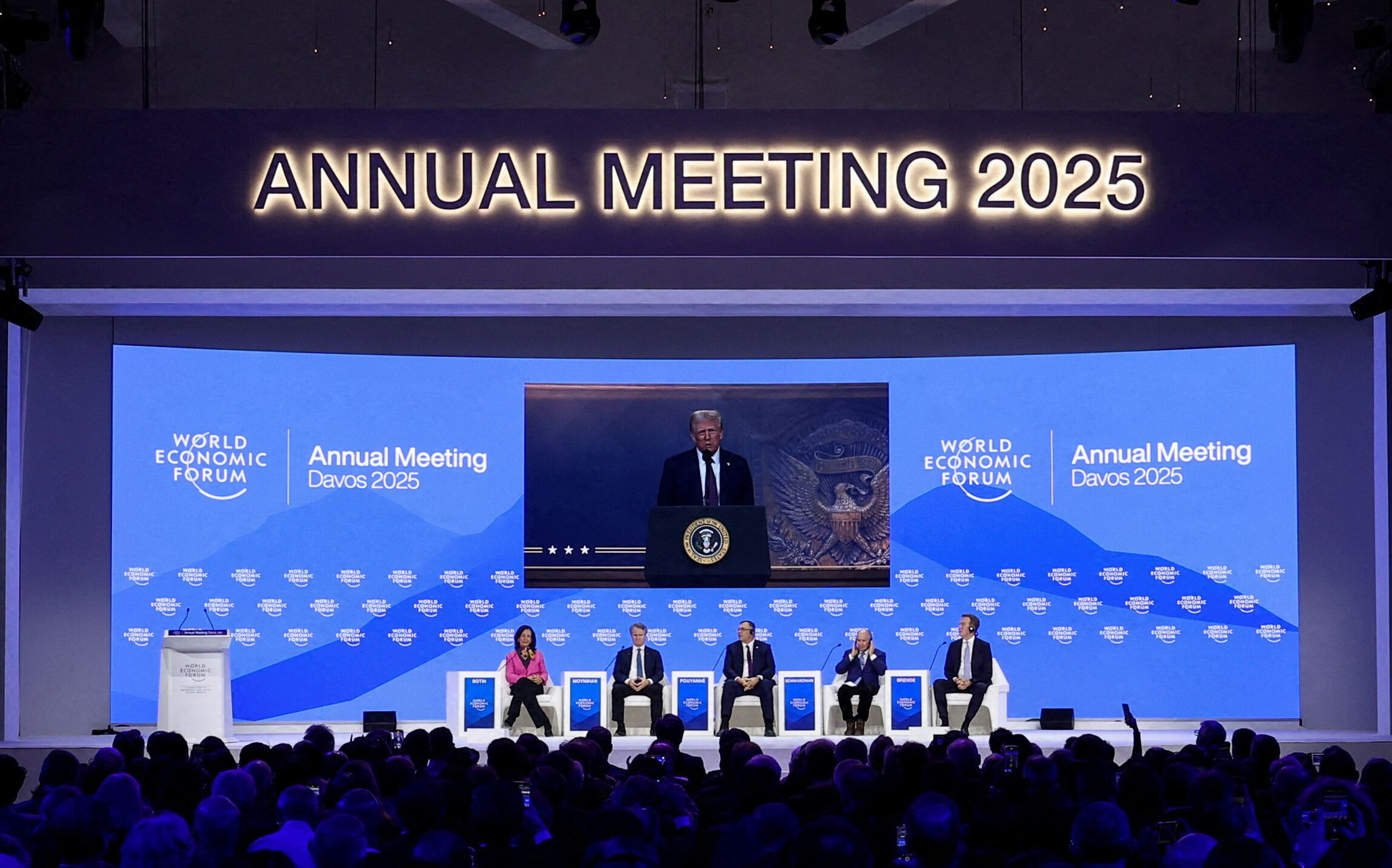 美國總統川普23日在世界經濟論壇透過視訊發表演說。 (圖:WEF)