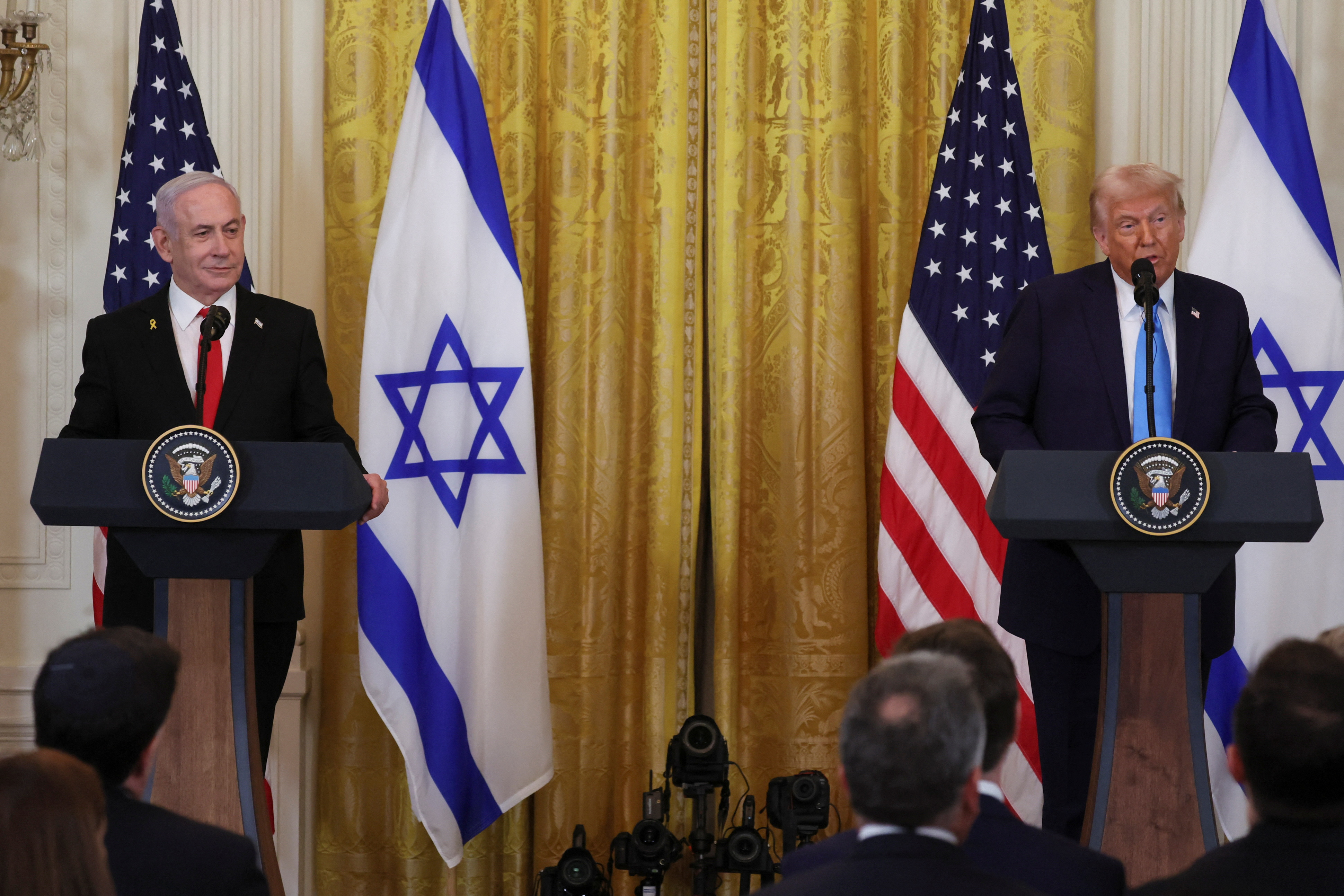 美國總統川普(右)4日與以色列總理尼坦雅胡(Benjamin Netanyahu)在白宮召開記者會。(路透社∕達志影像)