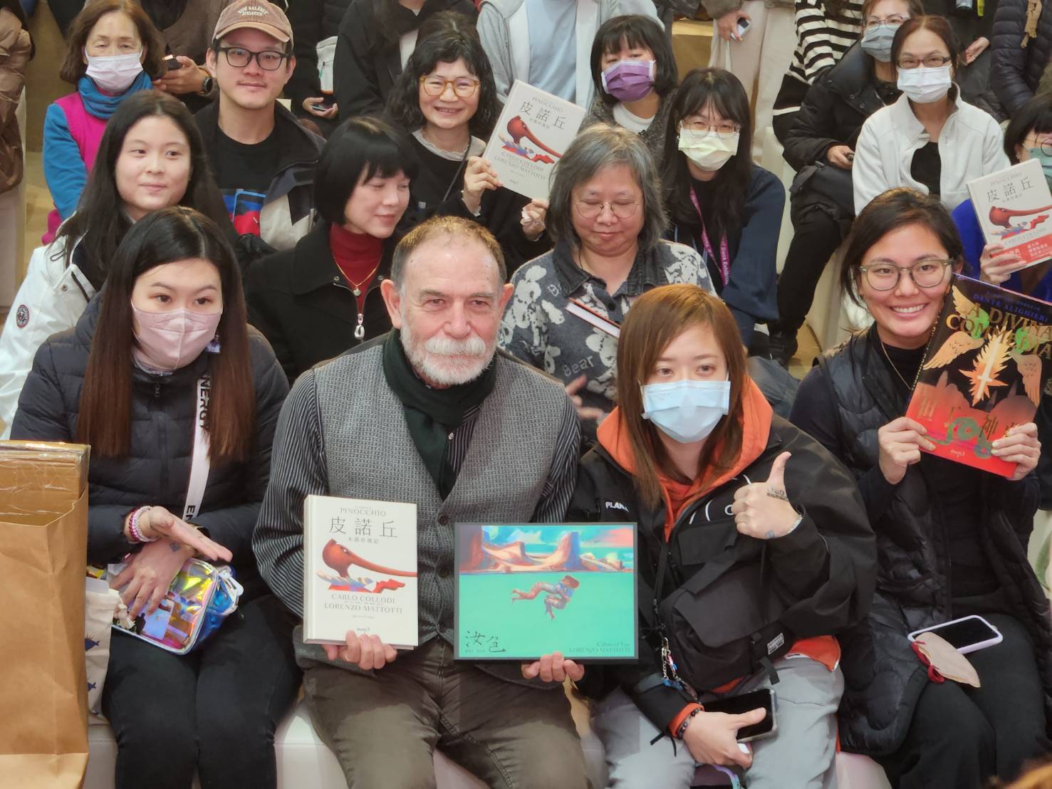 義大利國寶級圖像藝術家羅倫佐・馬托蒂首訪台，開心與中文讀者見面。(江昭倫 攝)