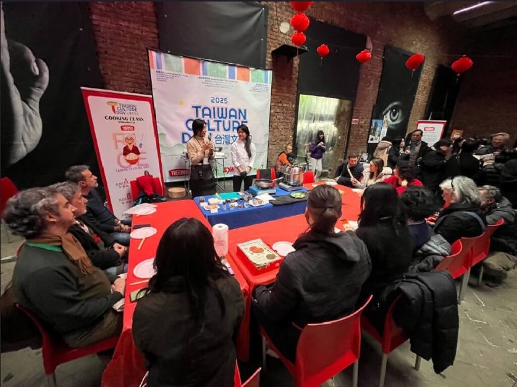 台灣文化日8日起在米蘭舉辦兩天，以廚藝秀、擺攤等介紹台灣飲食文化，搭起台義交流橋梁。(駐米蘭辦事處提供/圖：中央社)