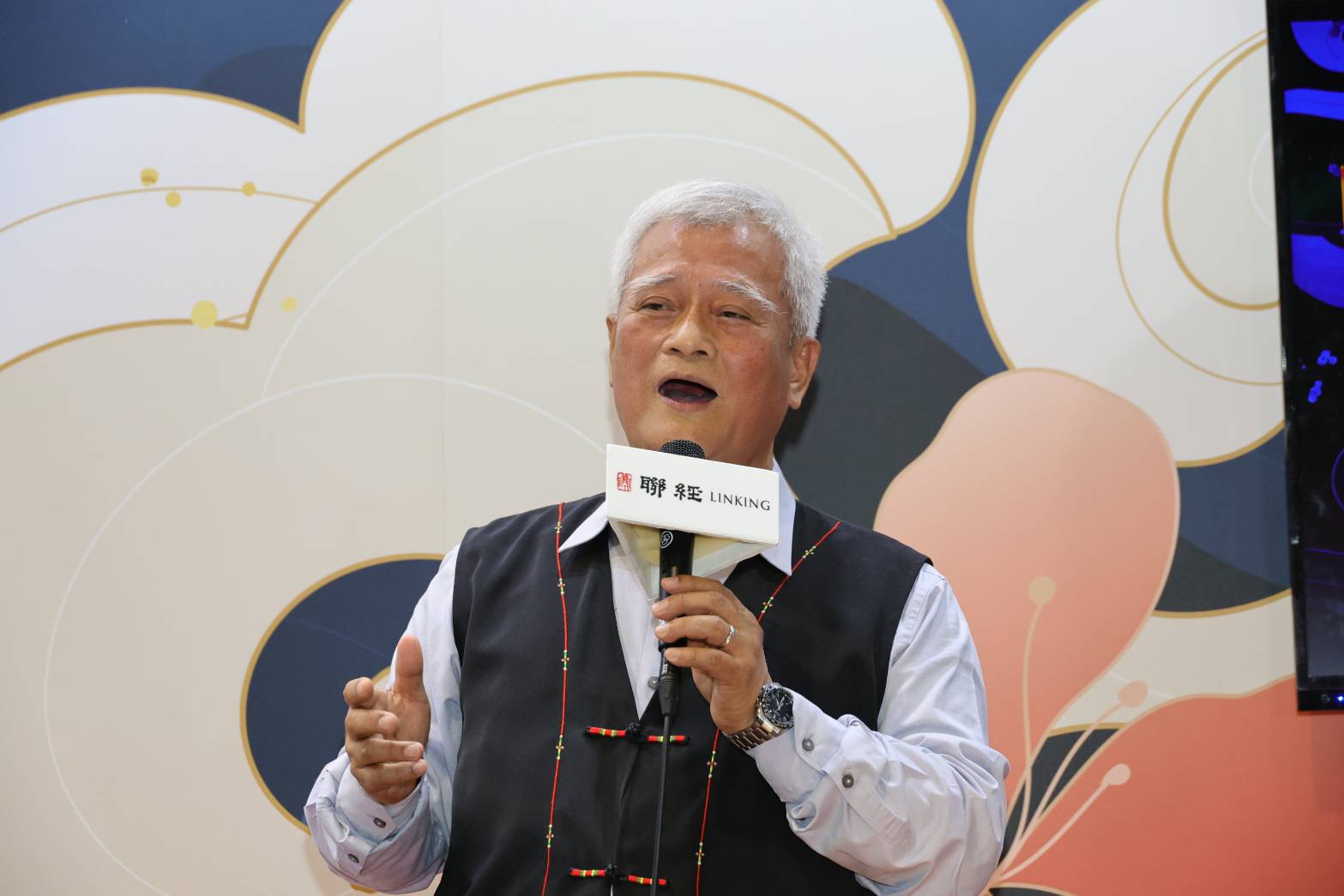 聯經出版近期發行《台灣原住民文學選集》，總結半個世紀以來台灣原住民族文學的書寫，9日在台北國際書展舉行發表會。企劃主編孫大川認為，這是這一代原住民介入台灣書寫重大里程碑！(聯經出版提供)
