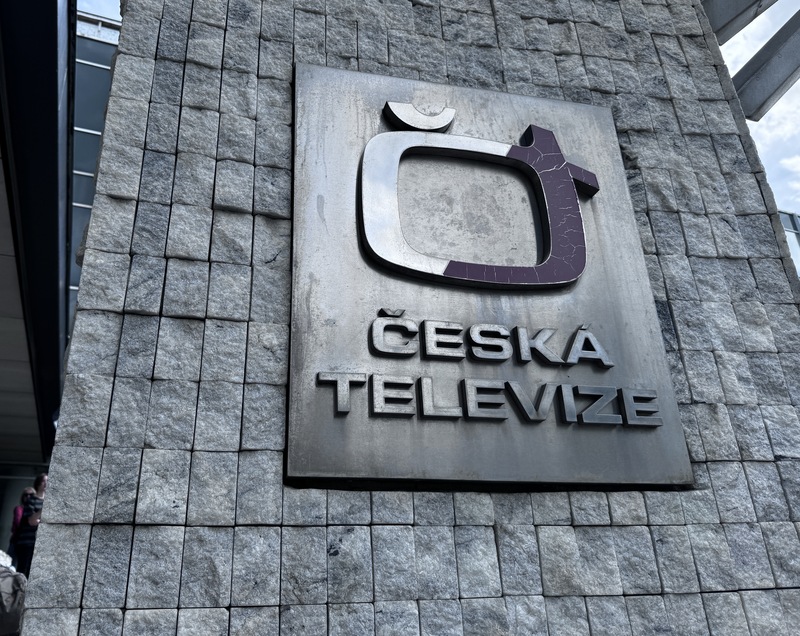捷克反對黨領袖巴比斯有望在今年秋天重返總理寶座，他表示若勝選將把公共媒體納入國家控制，將捷克電視台與捷克廣播電台合併成由國家財政直接資助的機構。圖為捷克電視台。(圖：中央社)