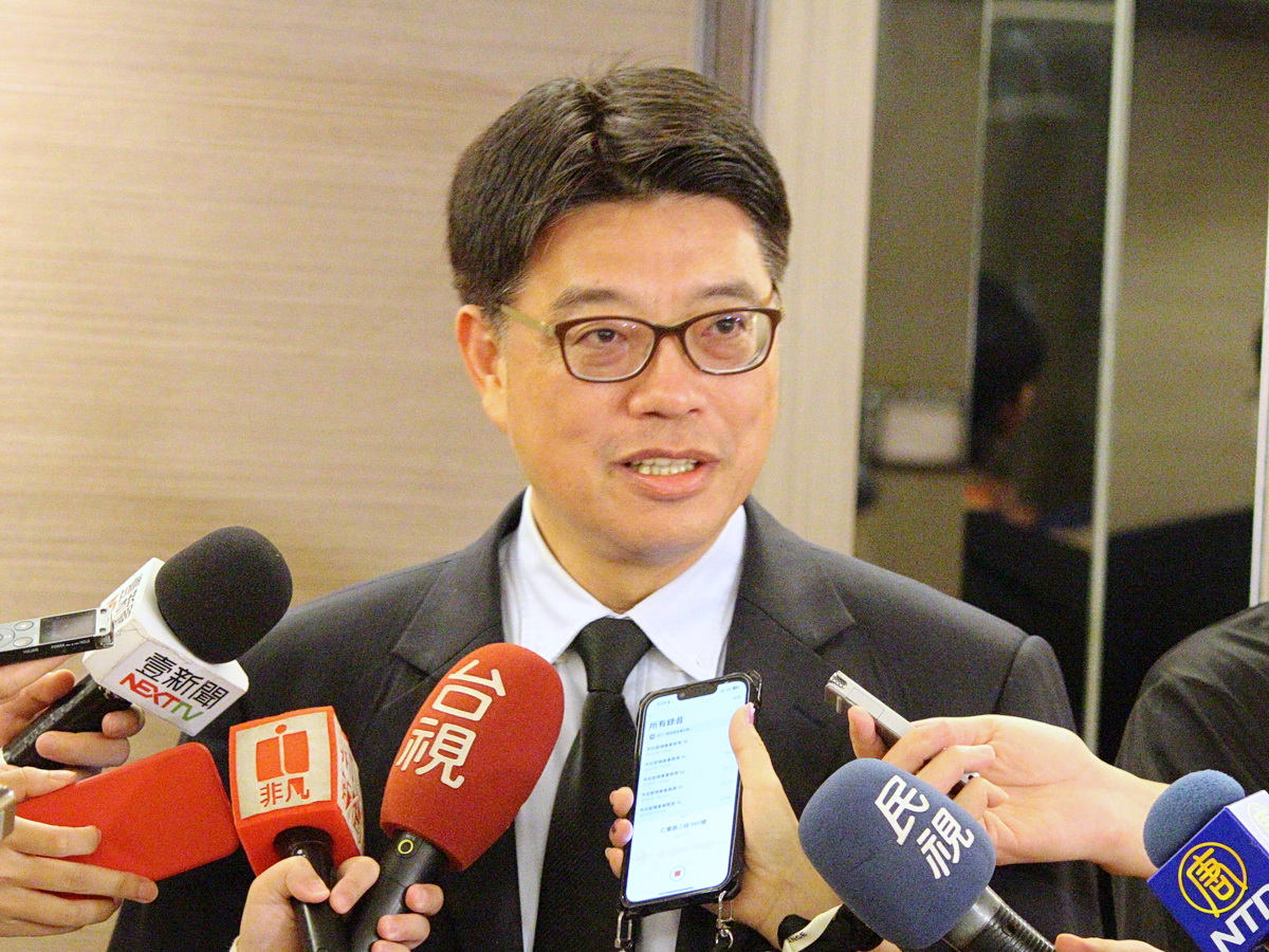 陸委會主委邱垂正20日表示，港澳居民居留定居制度有所調整，將增設「長期居留」，藉此增加國安觀察期。(資料照/王照坤 攝)