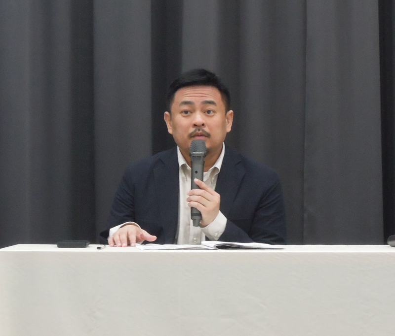 就業服務法第46條經總統令公布，80歲以上長者聘外籍家庭看護工得免醫療機構評估，勞動部長洪申翰19日表示，因應相關衝擊需要跨專業角色一起幫忙，評估整體作業時程需要6個月以上，待配套措施完成後再配合新法發布實施。(圖：中央社)