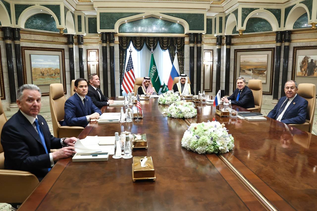 美國與俄羅斯外長18日在沙烏地阿拉伯會談。 (圖:X@@mfa_russia)