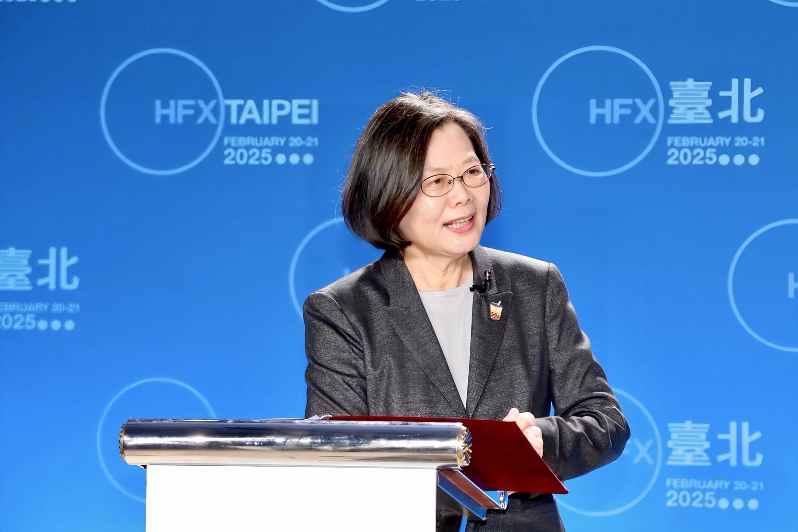 前總統蔡英文20日下午出席哈利法克斯「台北論壇：連結民主與安全」。(蔡英文辦公室提供)