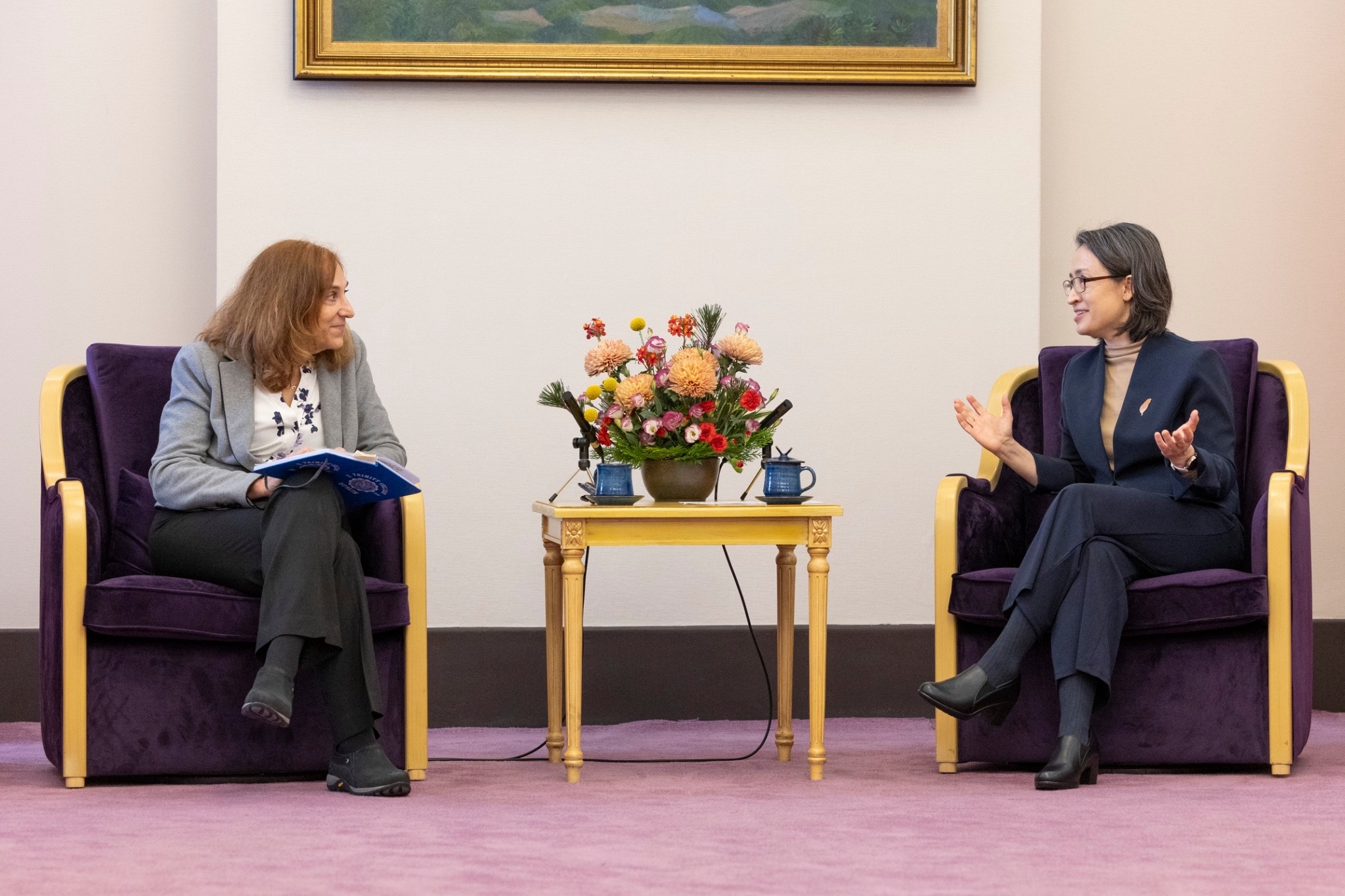 副總統蕭美琴(右)、左為華府智庫「德國馬歇爾基金會」印太計畫主任葛來儀(Bonnie Glaser)。(圖：總統府)