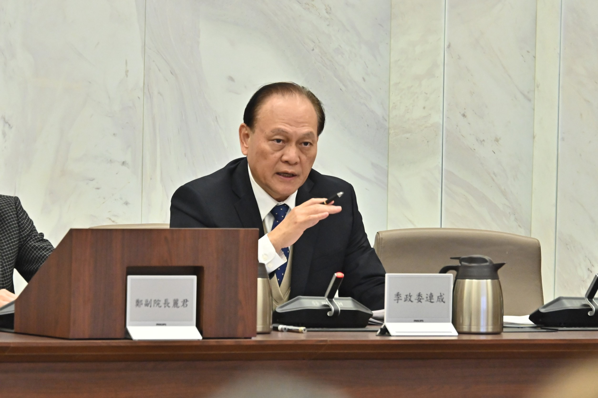 政務委員季連成表示，各中央及地方防災夥伴，務必上緊發條，全面盤點人力、物力等防災資源，完備備援方案，並積極落實應變措施。(圖：行政院)