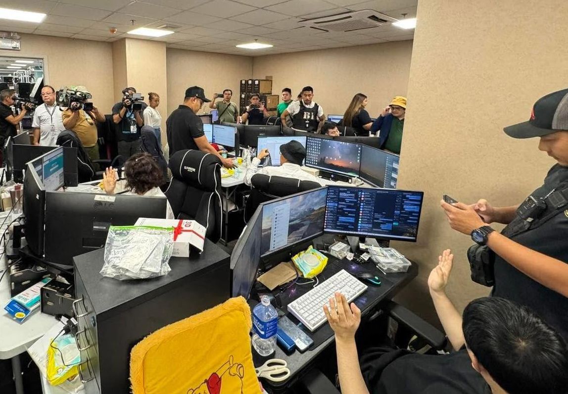 菲律賓警方20日突襲中國離岸博弈業者。 (圖:PAOCC)