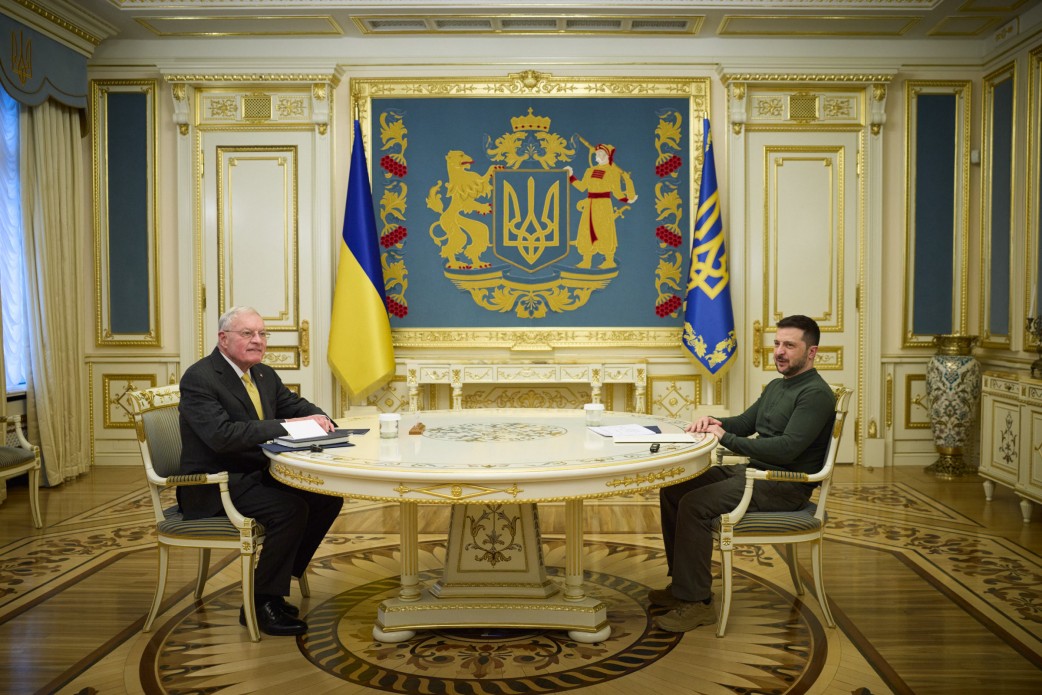 烏克蘭總統澤倫斯基(Volodymyr Zelenskyy)20日會見美國特使凱洛格(Keith Kellogg)。 (圖:烏克蘭總統府)