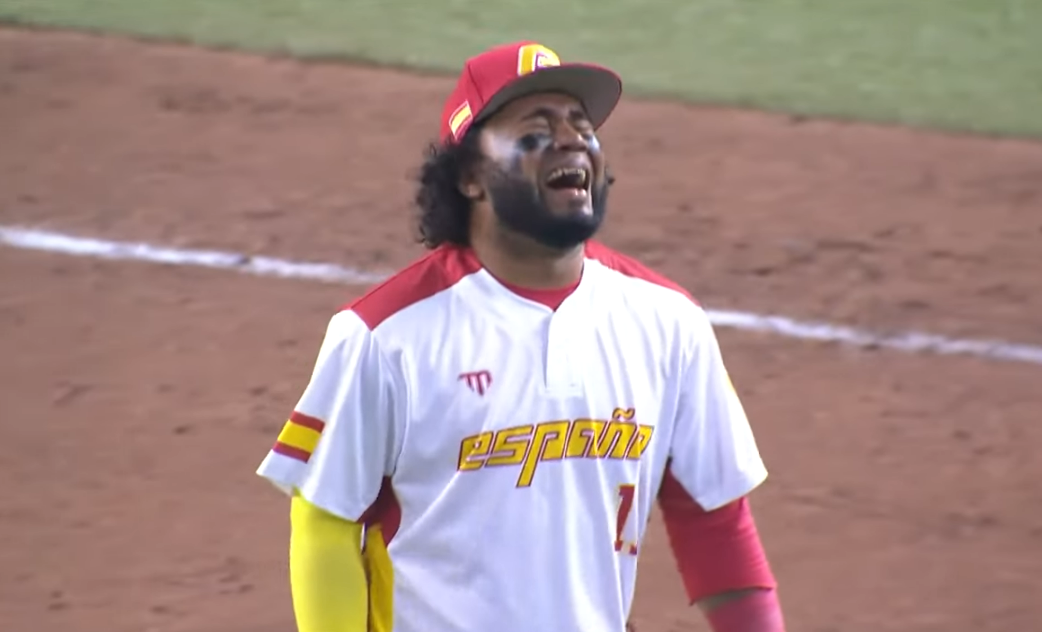 WBCQ台西大戰中，西班牙三壘手恩卡納西昂(Wander Encarnacion)在比賽中因自己失誤而沮喪落淚。(YT/@worldbaseballclassic)