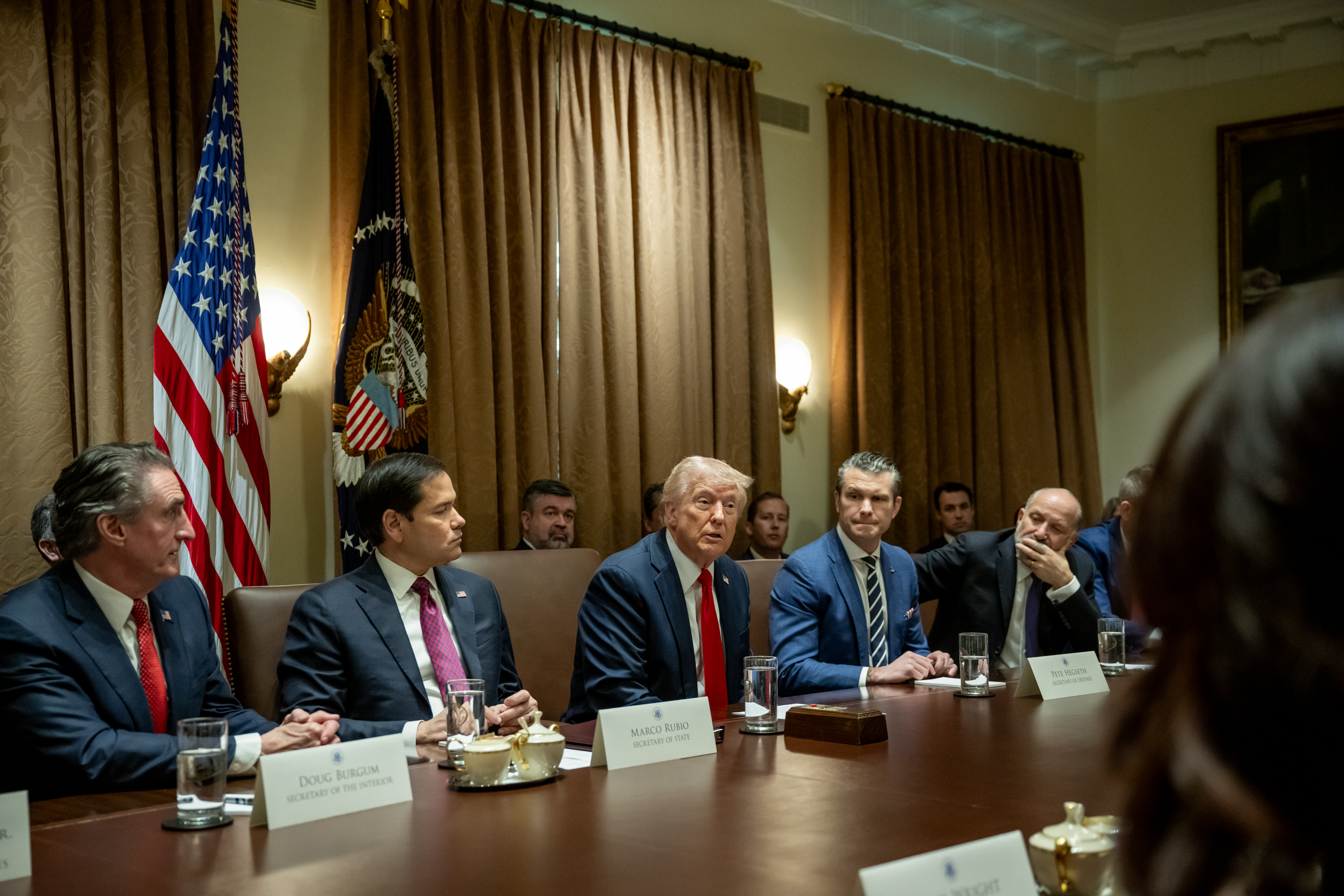 美國總統川普(Donald Trump)26日召開第二任期的首次內閣會議。 (圖:X@WhiteHouse)