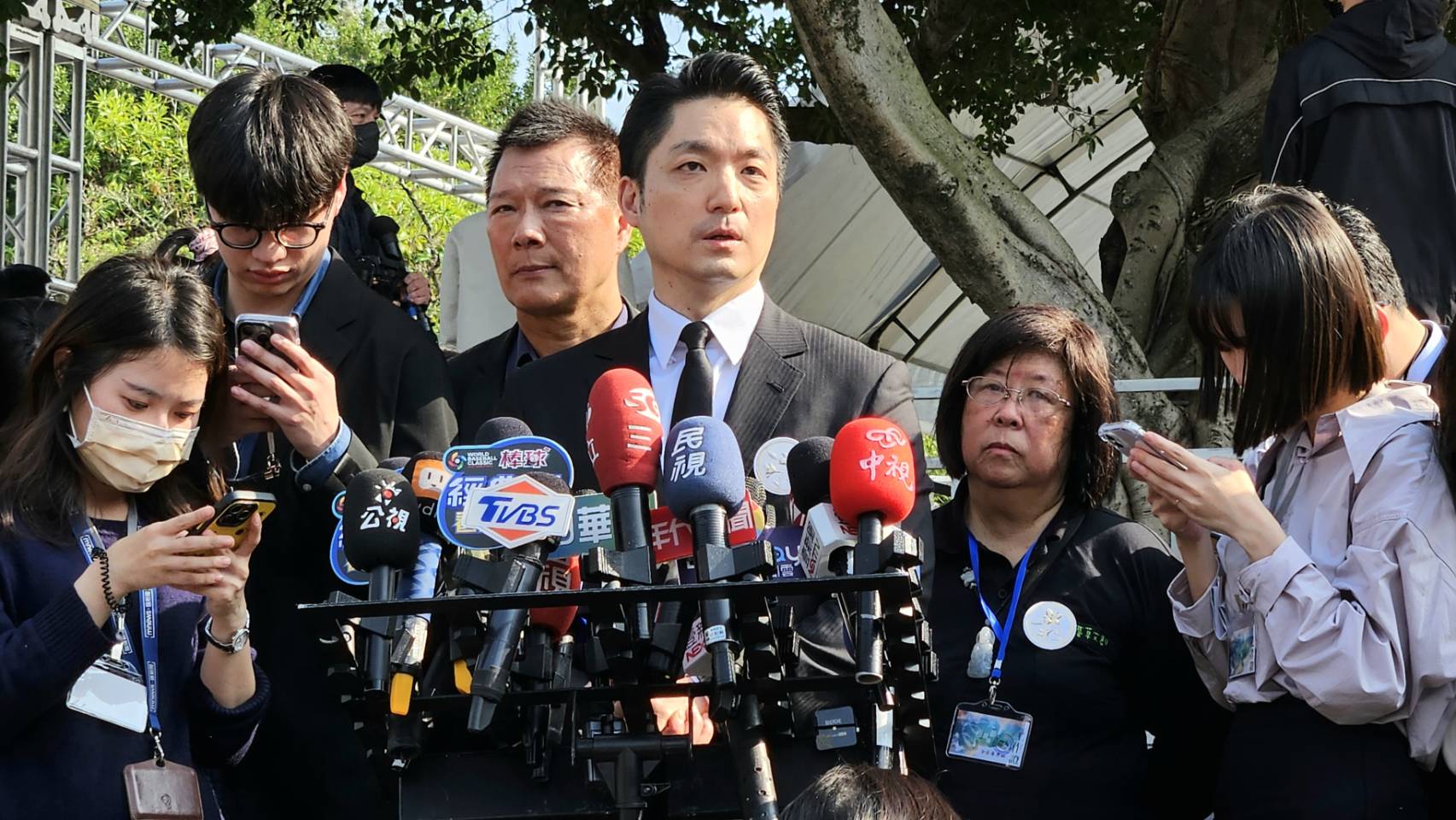 對於賴清德總統指二二八事件是蔣介石犯下的滔天罪行，台北市長蔣萬安回應表示，負責任的政治人物應有更高格局、視野及包容。(歐陽夢萍 攝)