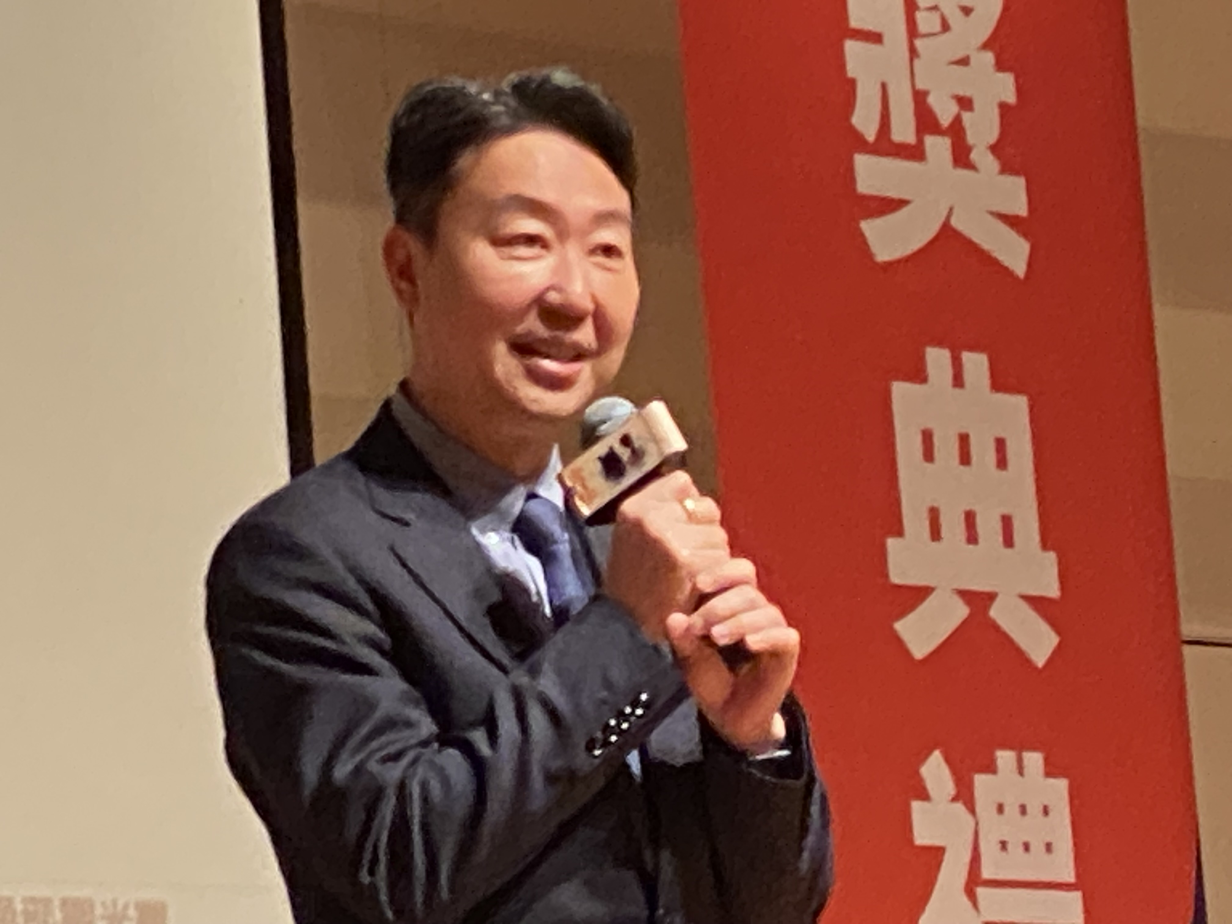 交通部長陳世凱3日出席「2025台灣好湯-金泉獎」頒獎典禮並致詞。(吳琍君 攝)