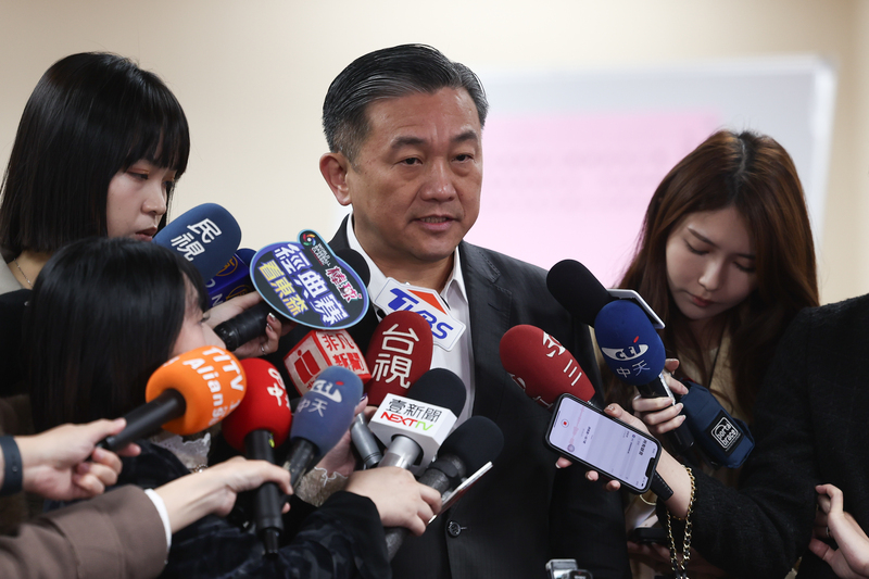 立法院台灣美國國會議員聯誼會會長王定宇(中)近來力邀朝野立委，組團於4月底前往華府訪問。資料照。(圖：中央社)