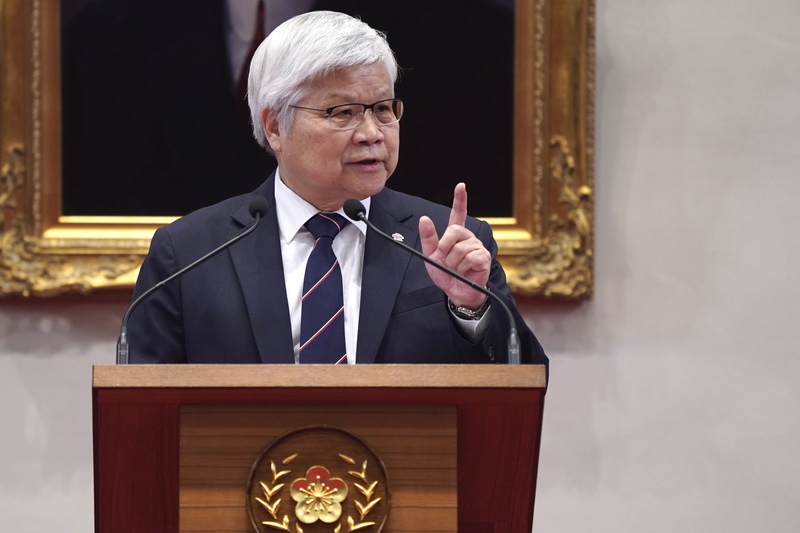 台積電擴大赴美投資引關注，甫從美國回台的台積電董事長魏哲家（圖）6日在總統府記者會中表示，加大美國投資並不會影響台灣的投資，台灣2025年就要蓋11個生產線，且會加速。中央社記者徐肇昌攝  114年3月6日 (圖：中央社)