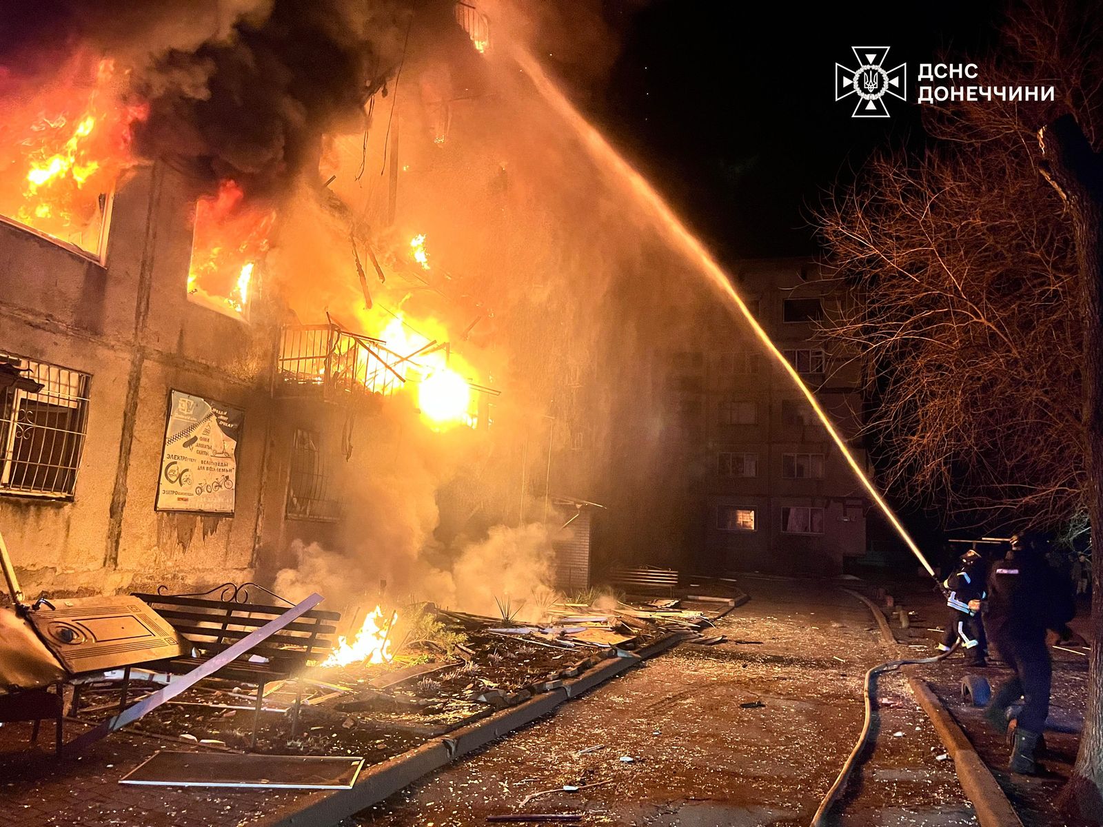 俄羅斯7日晚間襲擊烏克蘭東部頓內茨克州(Donetsk)的多布羅皮利亞市(Dobropillia)市中心。 (圖:X@ZelenskyyUa)