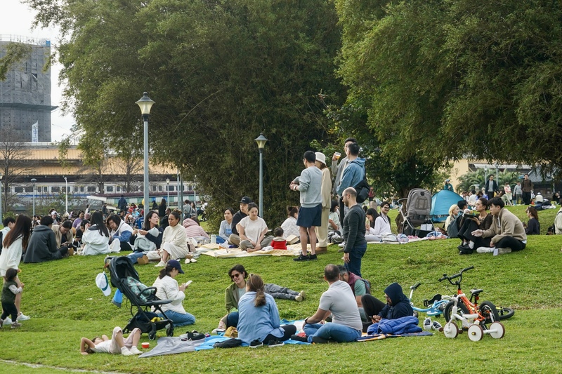 氣象專家吳德榮表示，23日白天至27日受高壓迴流影響，持續晴朗無雲，各地區白天高溫皆在30度以上，25至27日更由33度逐日升至35度以上，為「晴熱如夏」。資料照。(圖：中央社)