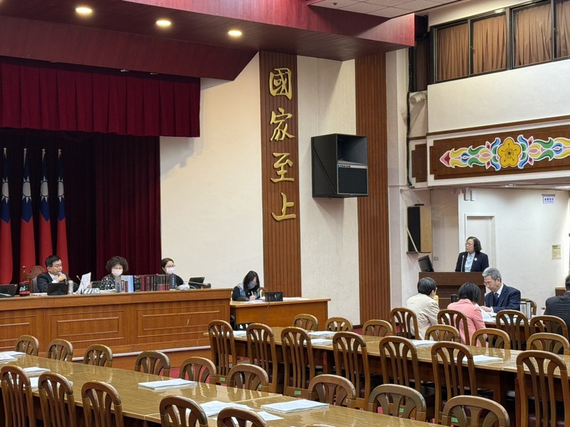 立法院財政委員會10日舉行「稅收超徵還稅於民」公聽會。(圖：中央社)