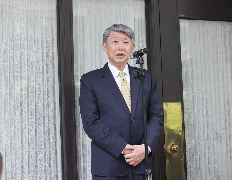 立法院11日起處理114年度中央政府總預算、財劃法修法覆議案。經濟部長郭智輝會前受訪談論電價是否調漲問題。(圖：中央社)
