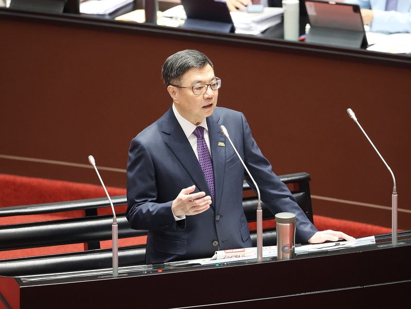 行政院長卓榮泰11日表示，「疑美恨川」這4個字是從中共統戰部說出來，若在國內散播這4個字，甚至在國會殿堂做不當對話，那就是跟中共唱和。(圖：中央社)