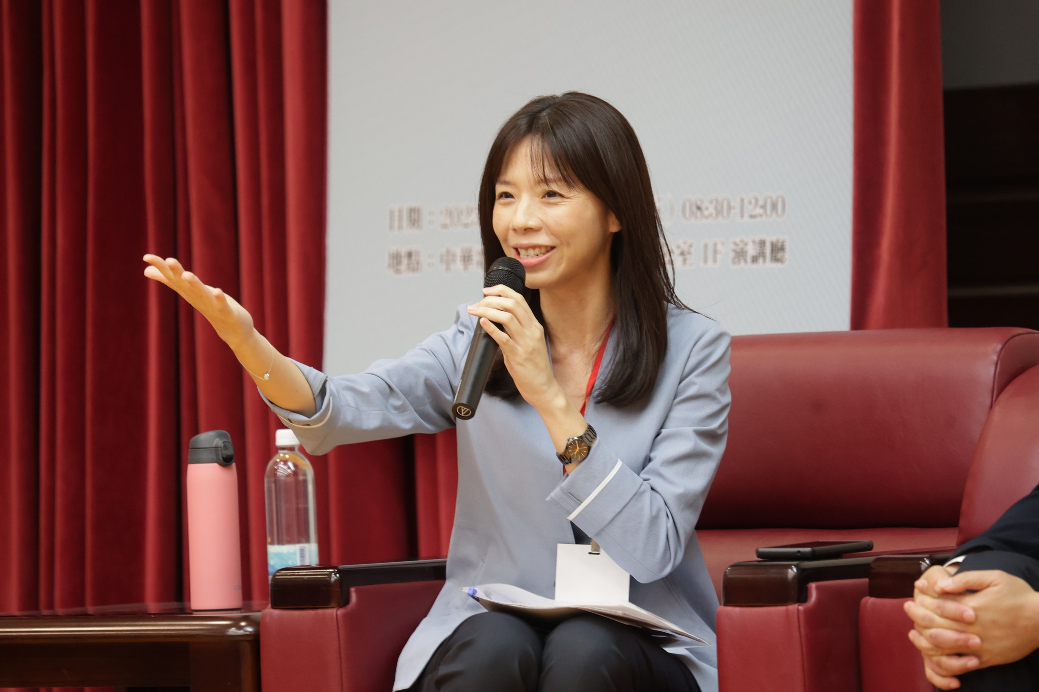 洪仲丘的姊姊、前立委洪慈庸呼籲，恢復軍事審判制度的配套務必要做足。(FB@洪慈庸)