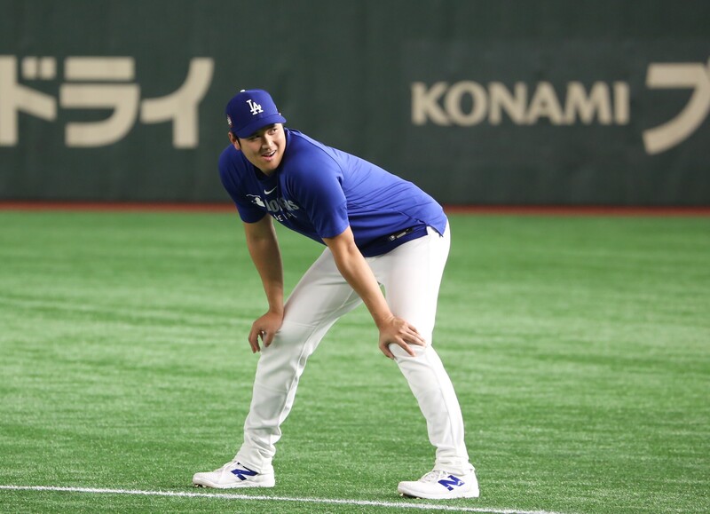 美國職棒大聯盟洛杉磯道奇與芝加哥小熊，18、19日於東京巨蛋舉行「東京海外賽」開幕系列賽。兩隊的5名日籍選手與總教練14日被安排出席記者會。大谷答問時表示，「個人認為台灣適合當大聯盟海外戰開賽地」。(圖：中央社)