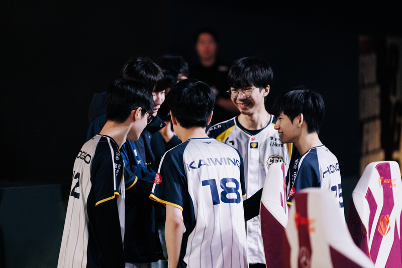 電競英雄聯盟初陣對抗賽4強淘汰賽15日在韓國首爾登場，以第2種子身分晉級的台灣戰隊中信飛牡蠣(CFO)以2比3惜敗歐洲戰隊KC，無緣冠軍戰。(圖：Riot Games提供/中央社)