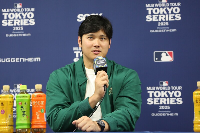 美國職棒MLB揭幕戰18日晚間在東京巨蛋由洛杉磯道奇對決芝加哥小熊，大谷翔平上演2安2得分，率隊以4比1奪勝。他賽後表示，雖然自己通常在打擊時不會緊張，但這次比賽開始時，難得感到緊張。 (圖：中央社)