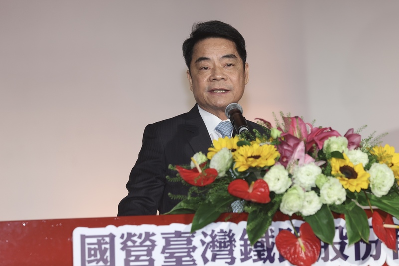 台鐵19日舉行五一勞動節暨模範勞工表揚大會，交通部次長伍勝園出席致詞。(圖：中央社)