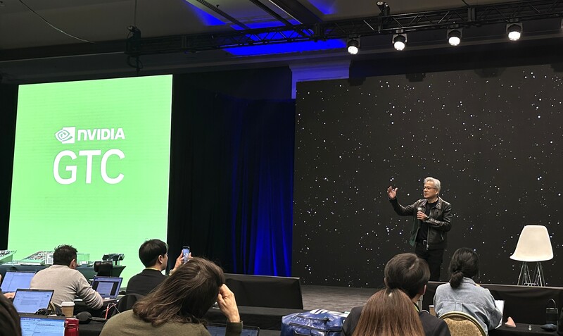 黃仁勳19日在國際記者會表示輝達與台廠夥伴合作是基於這些企業的卓越表現。 (圖：中央社)