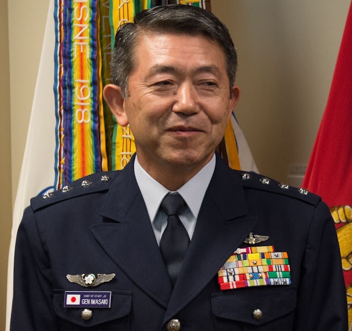 前日本自衛隊統合幕僚長岩崎茂 (維基百科)