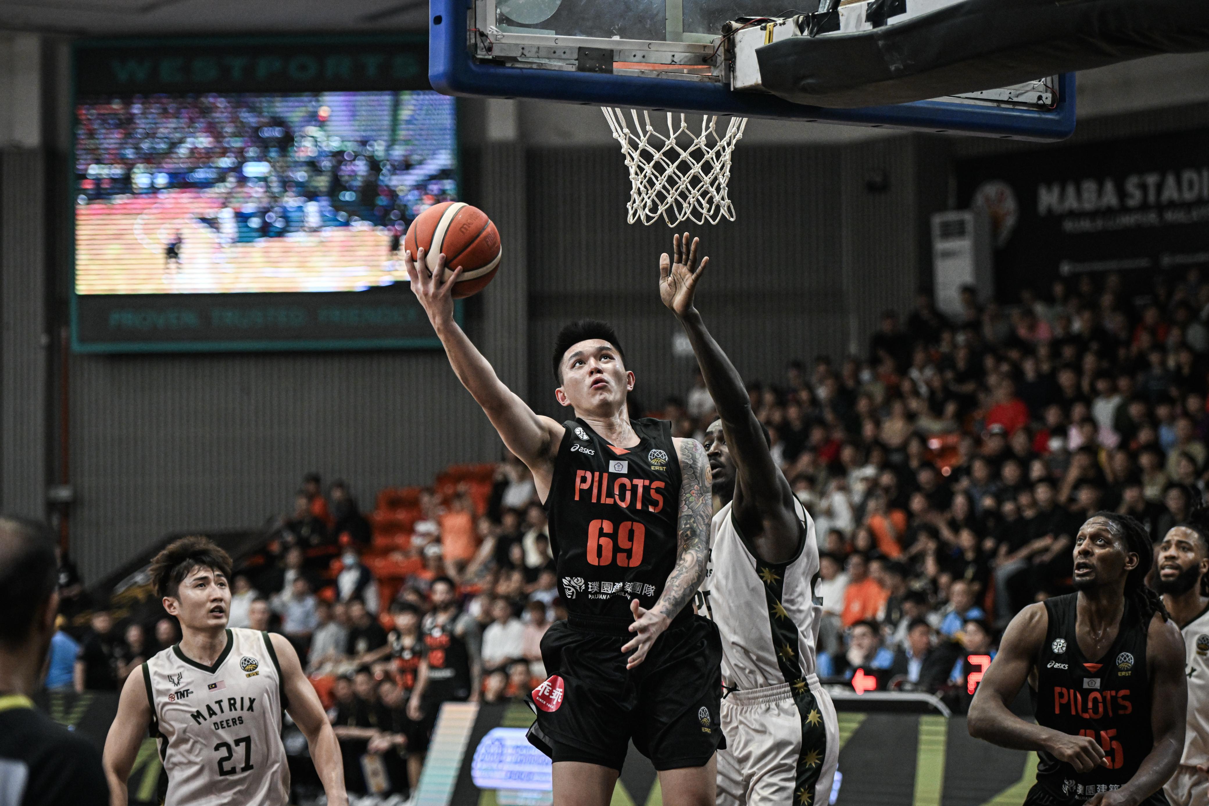 桃園璞園領航猿到主隊森美蘭金群利金鹿做客，全場座無虛席，延長賽激戰取得開門紅。（圖：大會攝影提供）