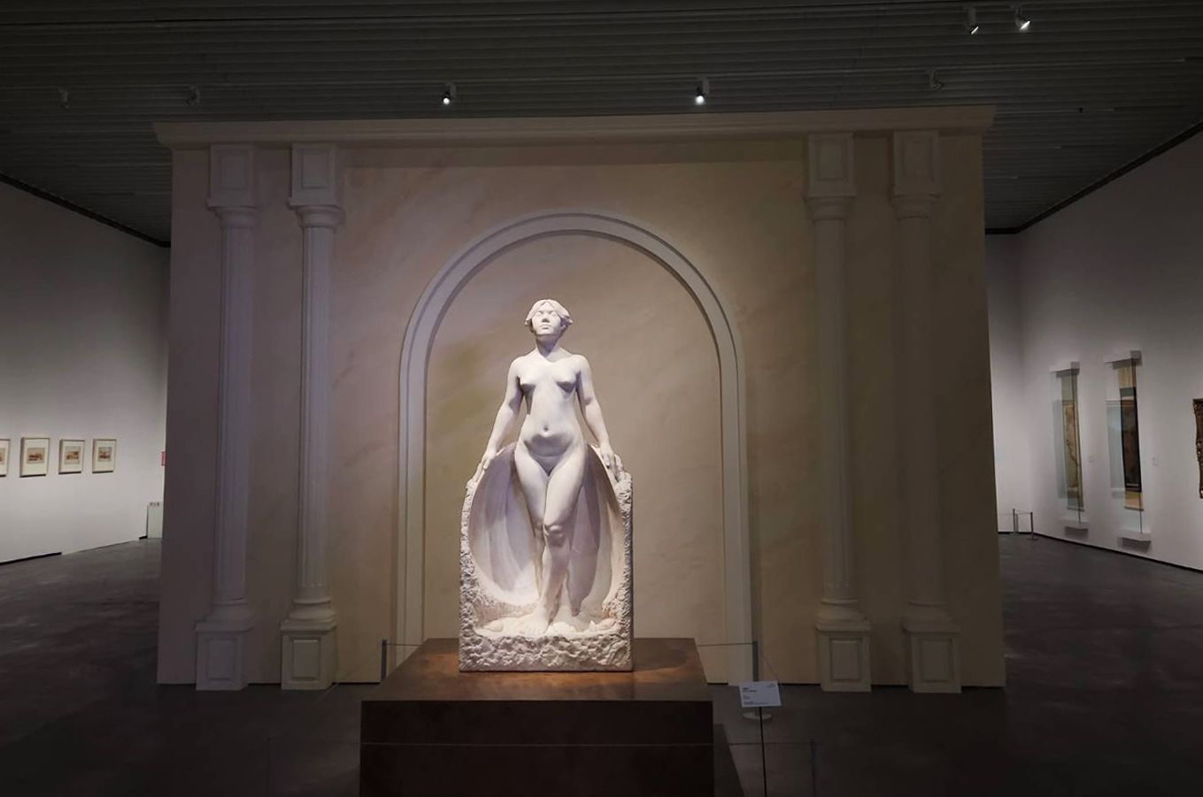 台南國家美術館籌備處掛牌成立的第一檔展覽，推出「福爾摩沙時代—台灣近現代美術的知識啟蒙」，以「國寶」文物黃土水的《甘露水》為領銜亮點，拉開序幕。(江昭倫 攝)