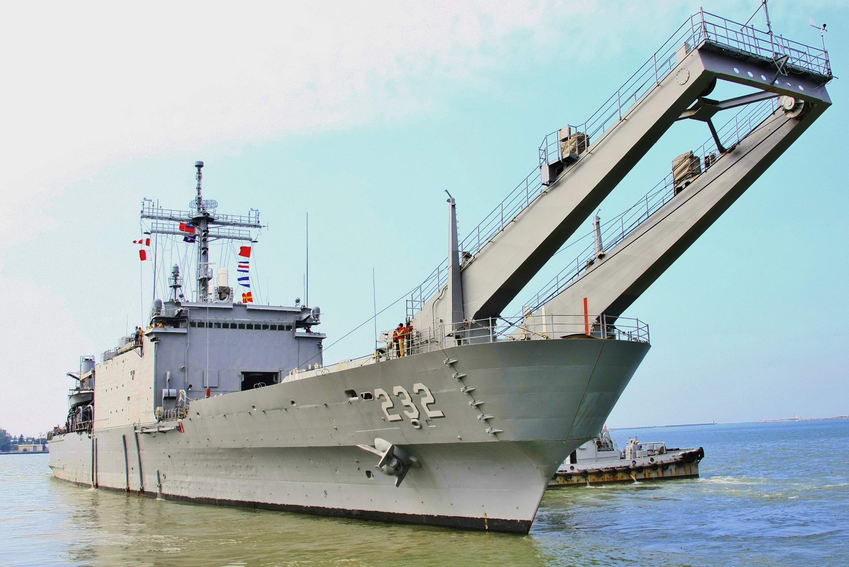 中和艦。示意圖。(維基)