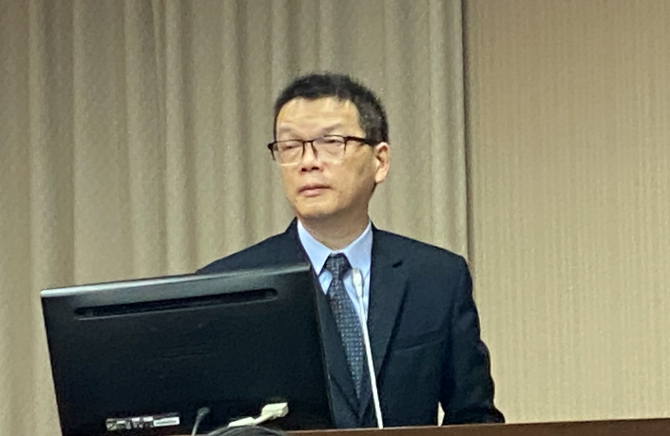 NCC代主委陳崇樹27日首度以代理主委的身分，前往立法院交通委員會報告並備詢。(吳琍君攝)