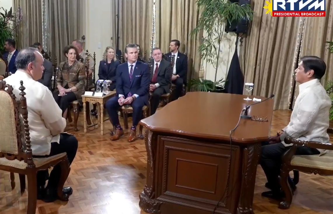 美國國防部長赫格塞斯與菲律賓總統小馬可仕會面。(臉書)