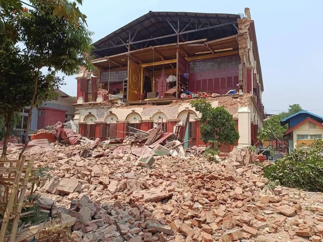 緬甸28日發生規模7.7強震，當地建築物受損嚴重。(X平台/@hninyadanazaw)