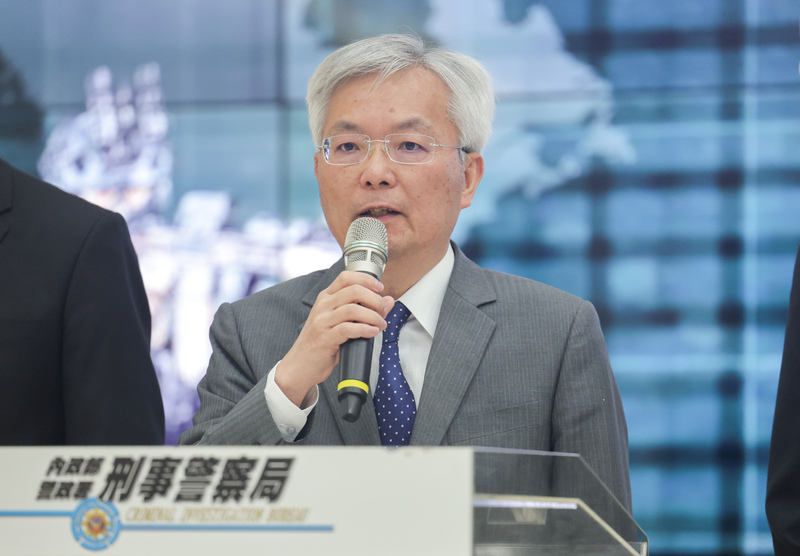 警政署長張榮興31日公布統計，近3年台美情資交換共緝獲15件52人，為國際執法合作奠定基礎。(圖：中央社)