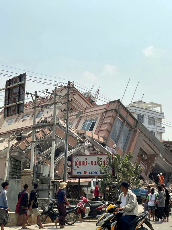 緬甸強震造成慘重災情，許多建物倒塌，部分地區對外交通道路中斷。(緬甸華僑提供)(圖：中央社)